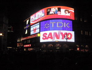 Piccadilly-Circus-Publicité-Nuit